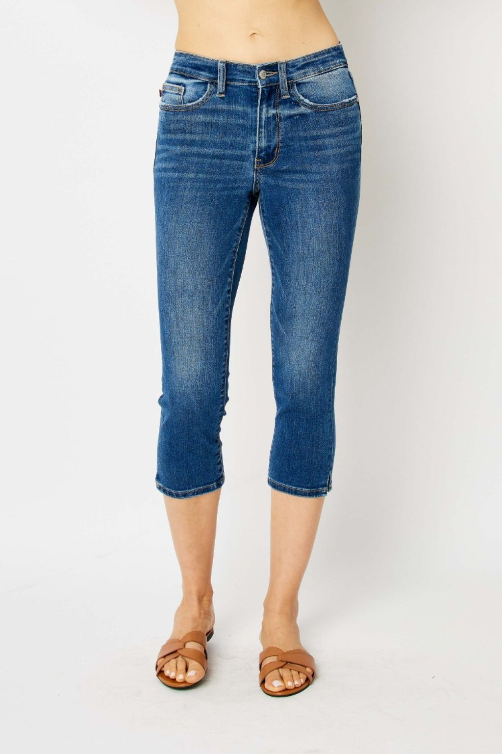 JUDY BLUE MIDRISE CAPRI WITH SIDE SLIT JEANS