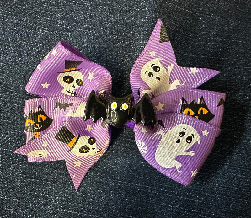 MULTI COLOR HALLOWEEN PRINT WITH BAT CENTER BOW ROUGHLY 3"