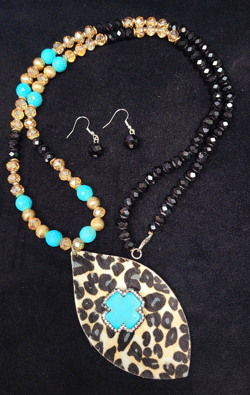 CROSS CONCHO ON OVAL PENDANT WITH CROSS CONCHO NECKLACE SET - Lil Monkey Boutique